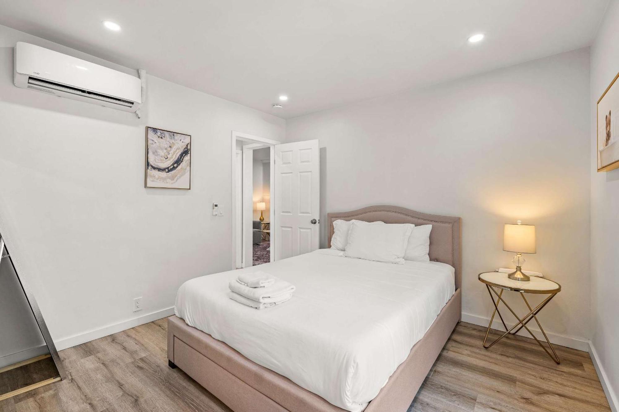 2b2b Newly Remodeled Pasadena