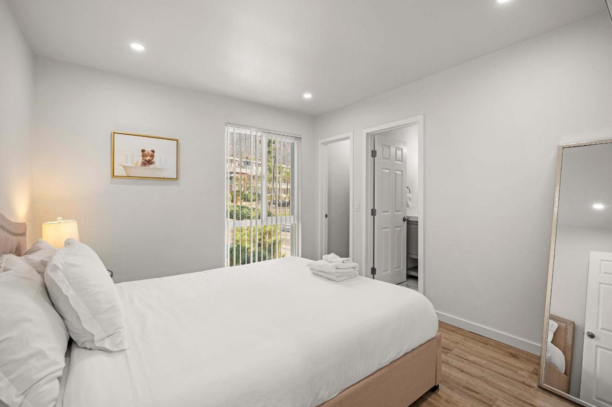 2b2b Newly Remodeled * Pasadena