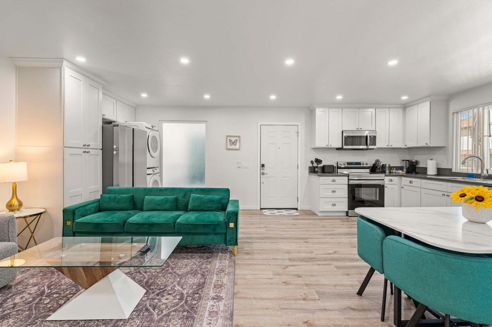 2b2b Newly Remodeled * Pasadena